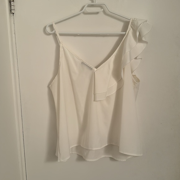 Shein Curve White Tank Top - Picture 3 of 5